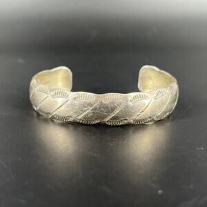 WILBUR TRACY Sterling Silver Native American Vintage Cuff Bracelet Size 5.25